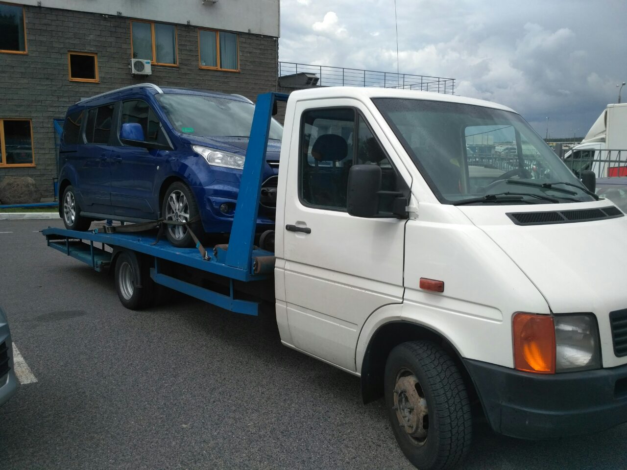 Эвакуатор Слуцк перевозка авто с полной погрузкой